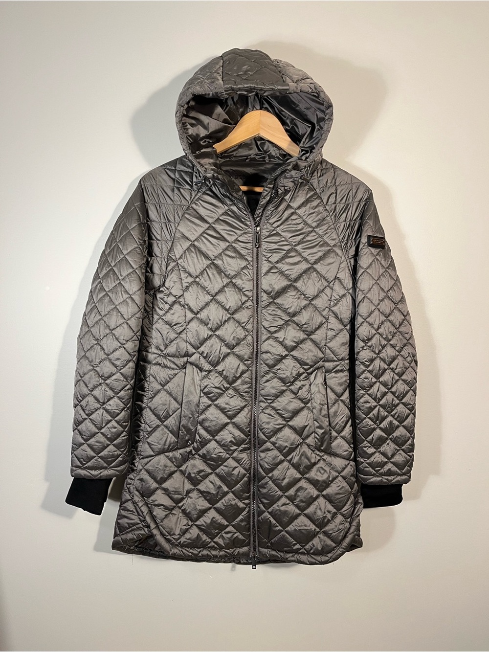 BCBGMaxAzria Quilted Hooded Puffer Coat Gray Feather Free Small